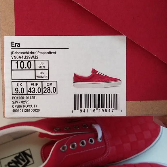 VANS Debossed Checkerboard Red Era Men's Sneakers - Picture 11 of 11